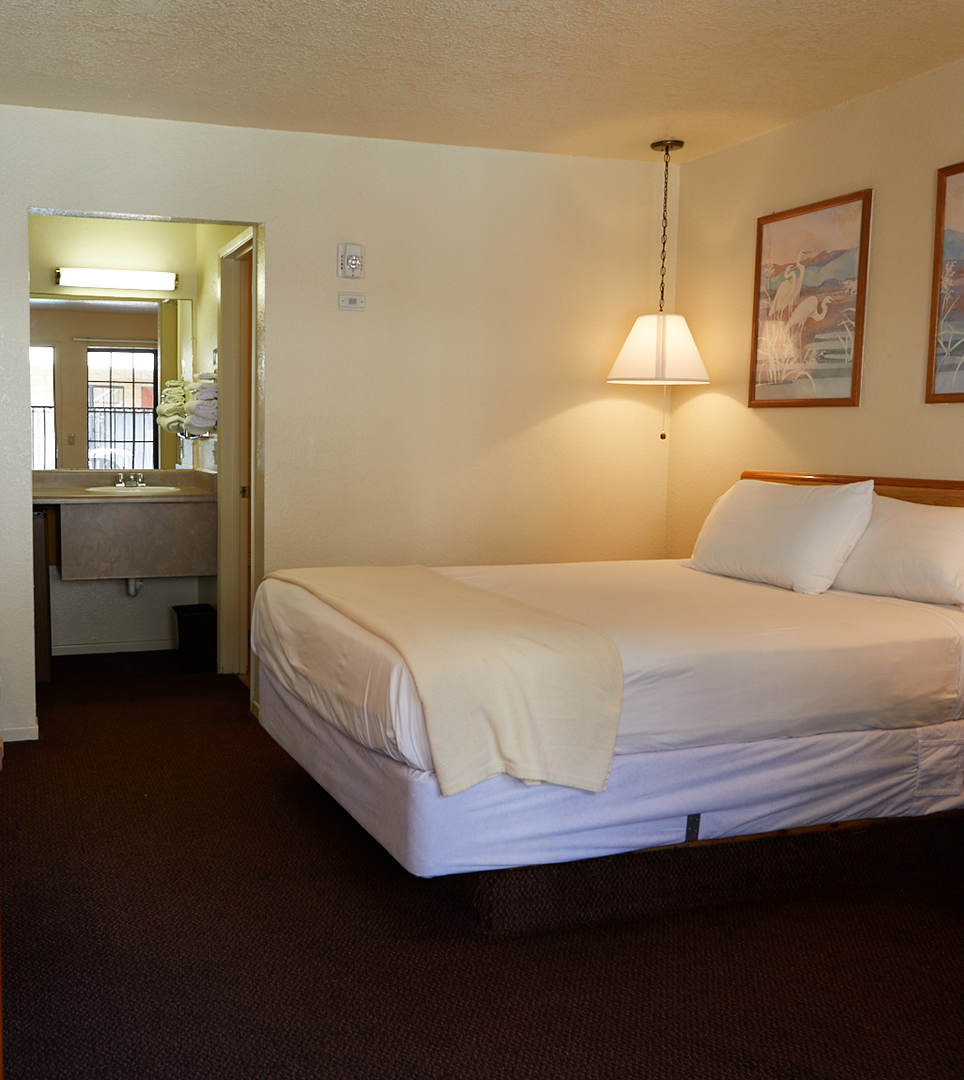 WELL-APPOINTED GUESTROOMS FOR BUSINESS AND LEISURE TRAVEL AT Premiere Inns Thousand Oaks