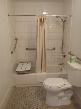 Premier Inns Thousand Oaks - Accessible Private Bathroom