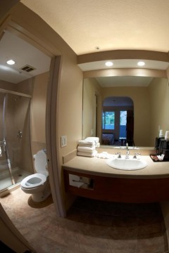 Premier Inns Thousand Oaks - Vanity Area